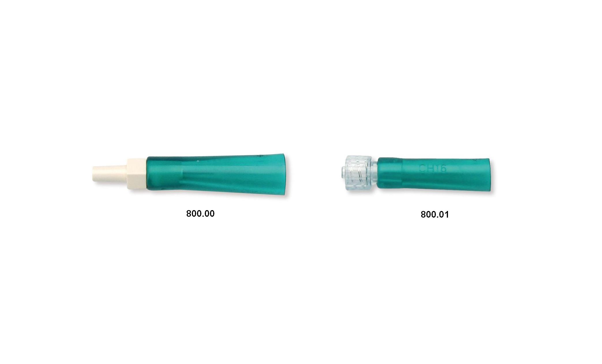 Adaptor for connecting large syringes to tubes with small connectors