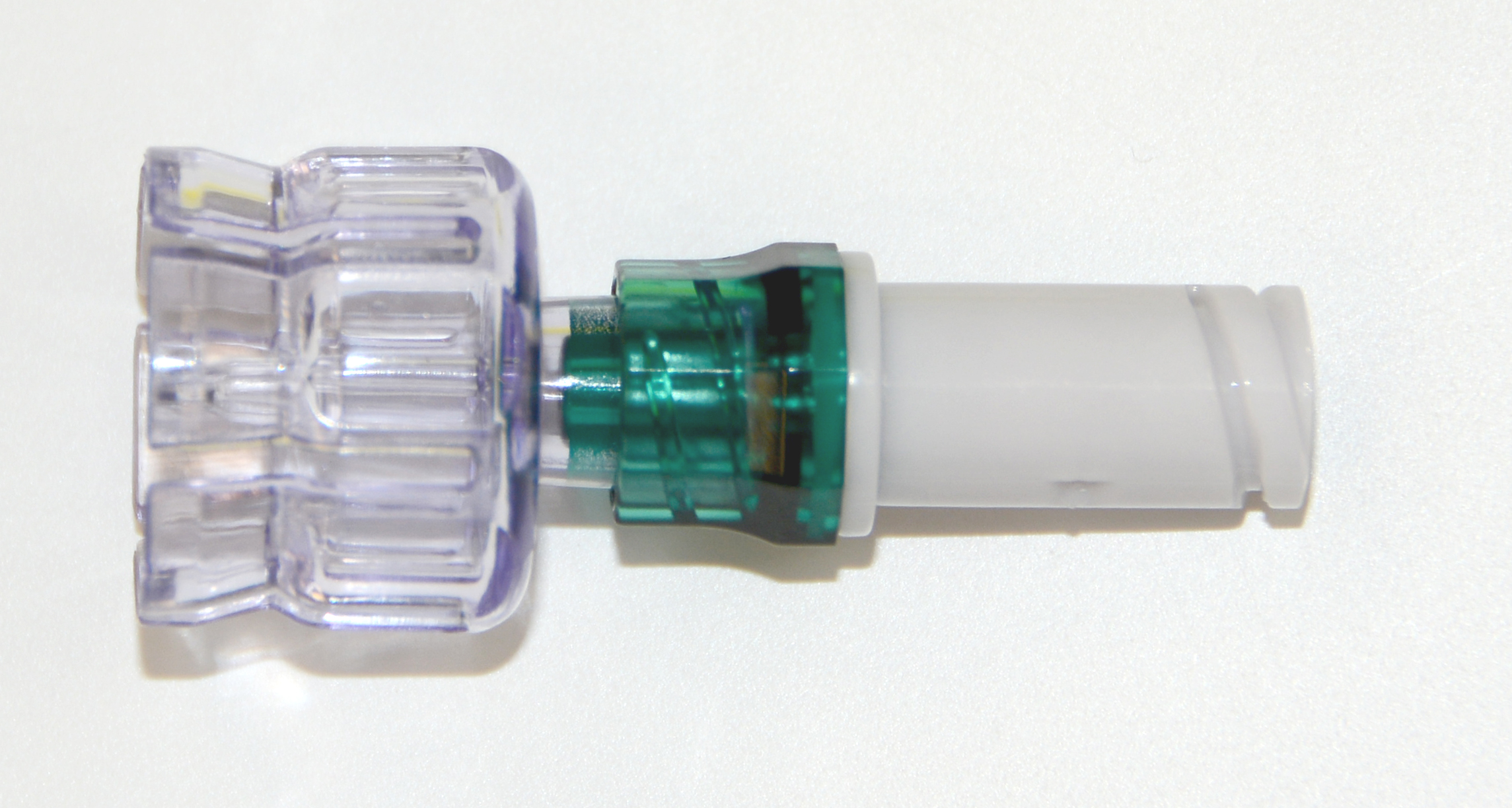 Needle-free vial access cap with Bionector