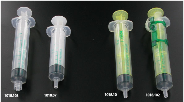 Plastic syringe for loss of resistance technique